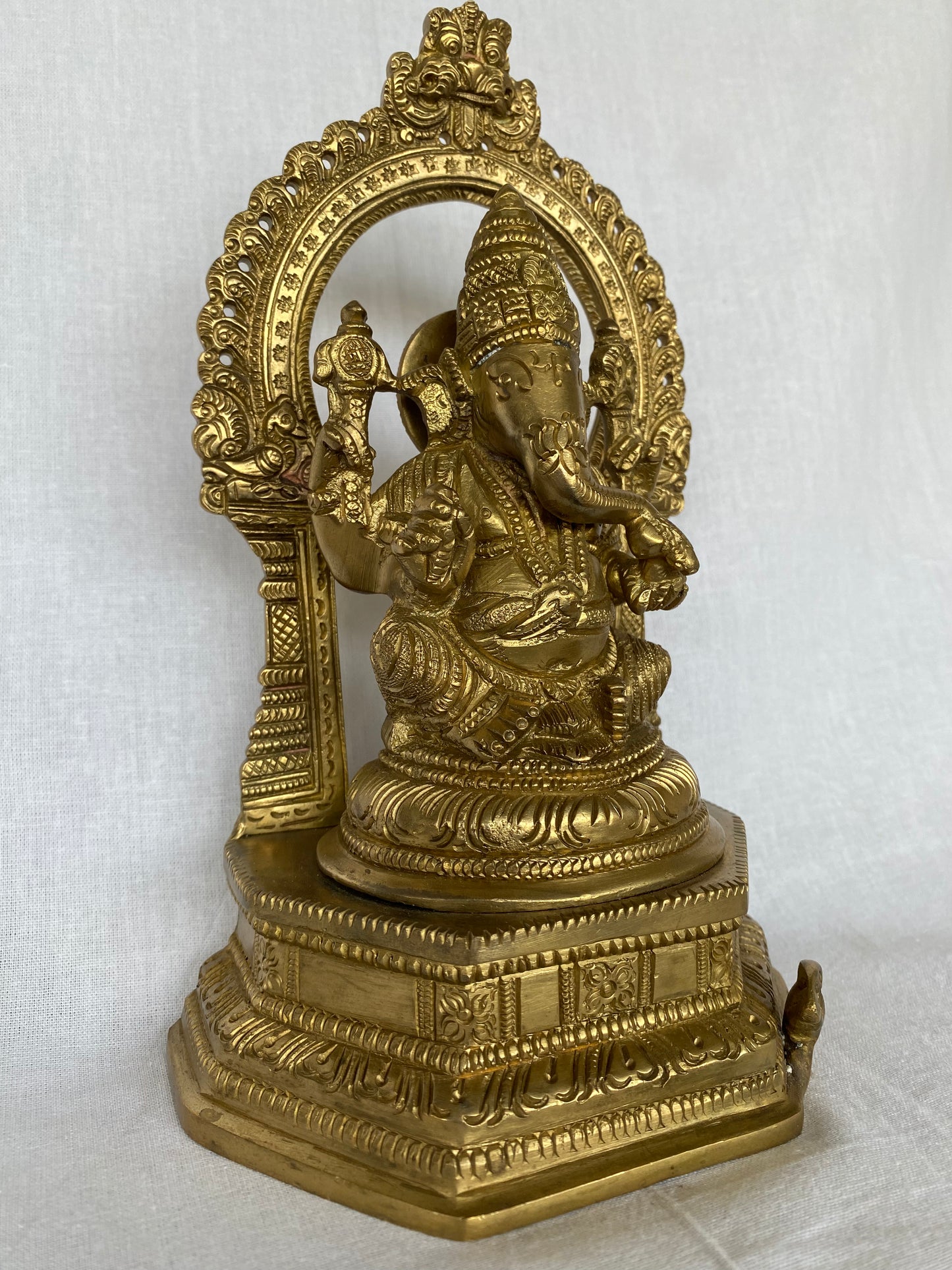 Thar Arts and furniture- Vinayaka Idol